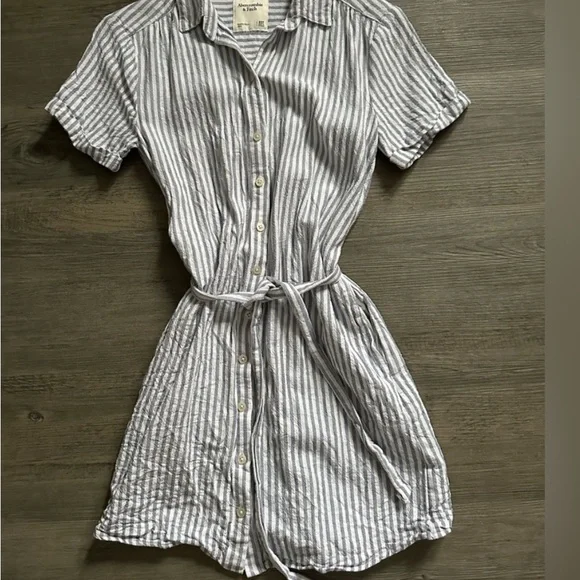 Size medium petite Abercrombie blue dress - Picture 3 of 4